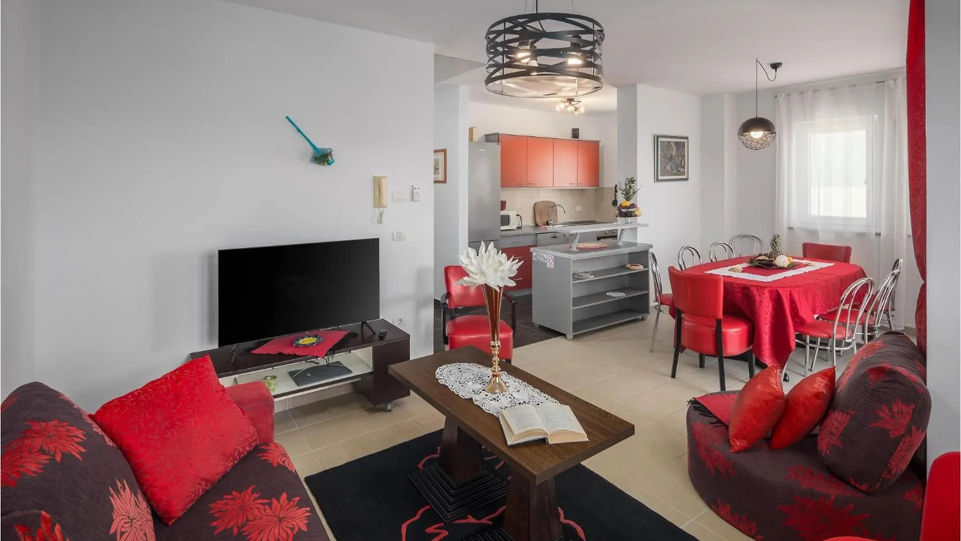 Nice Home In Crveni Vrh With House Sea View