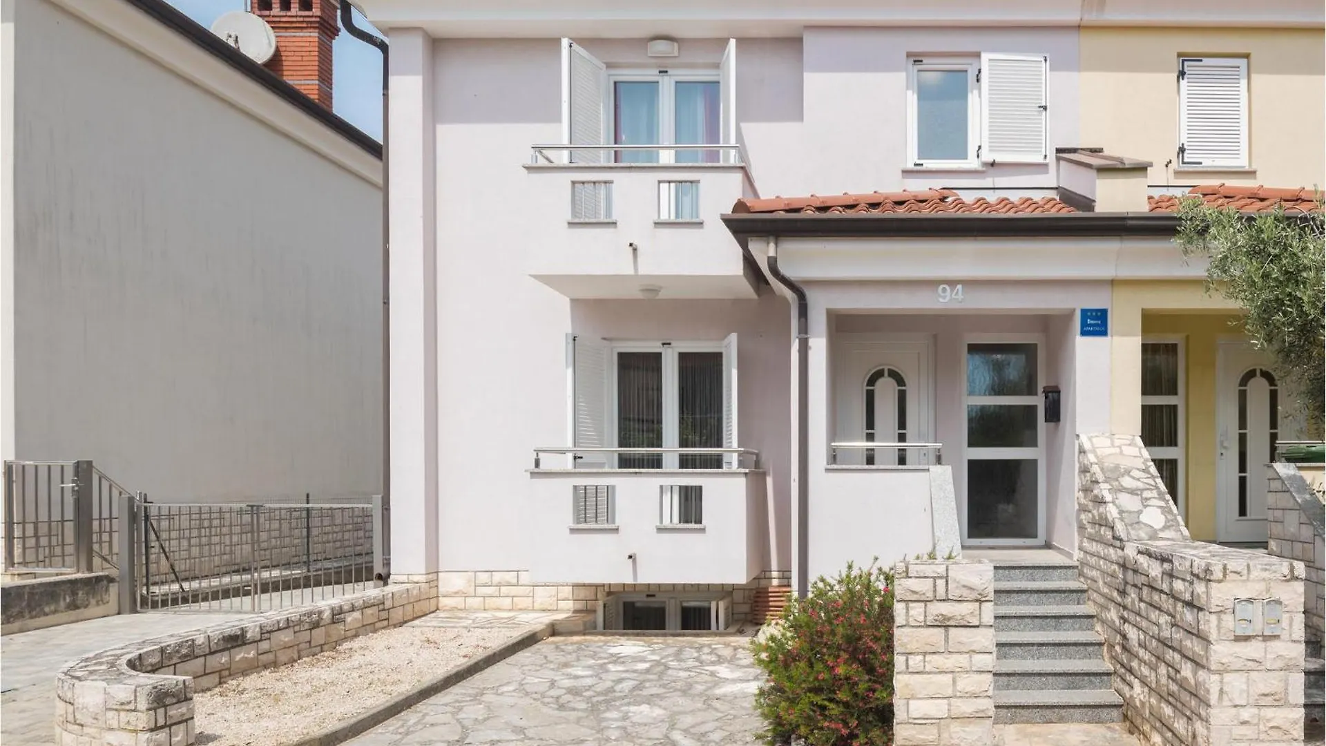 Nice Home In Crveni Vrh With House Sea View 0*,