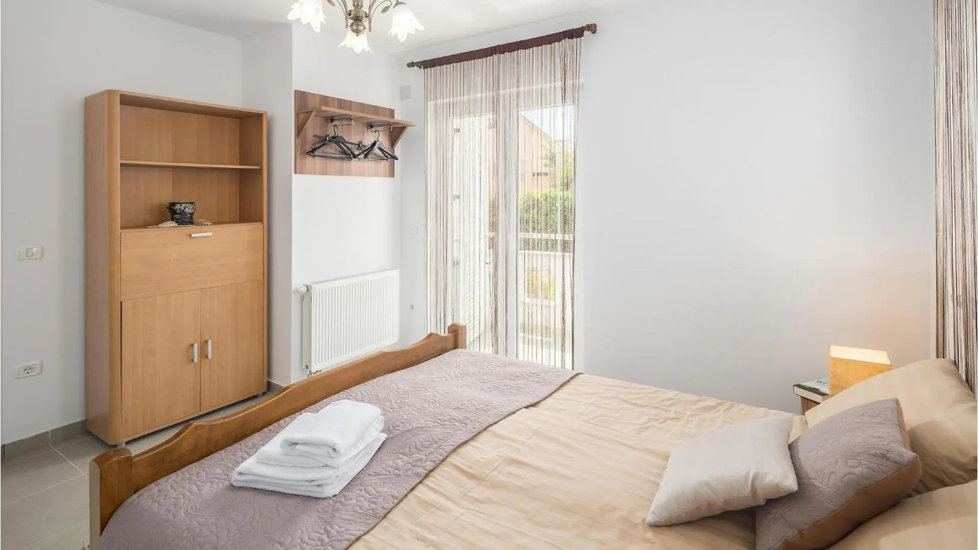 Holiday home Nice Home In Crveni Vrh With House Sea View